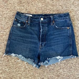 GAP high rise cheeky short, size 29